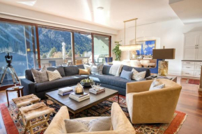 Luxe Ketchum Penthouse with Rooftop Hot Tub